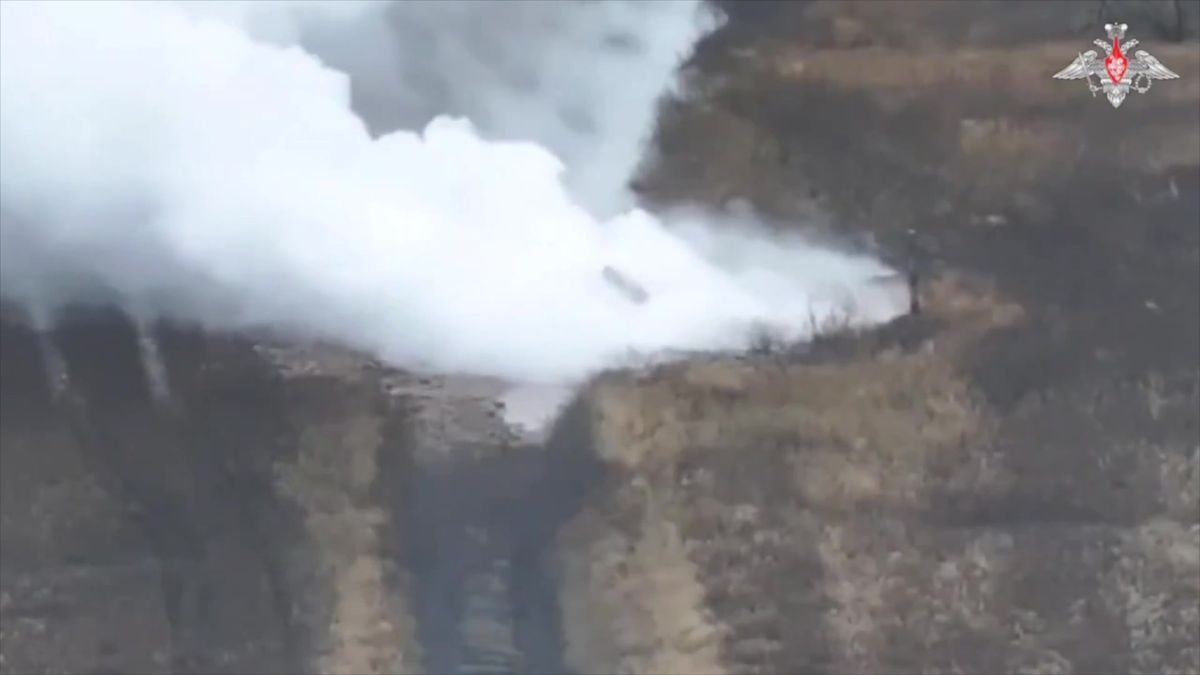 Video: Oblak bílého kouře. Rusko viní Ukrajinu z poškození čpavkového potrubí